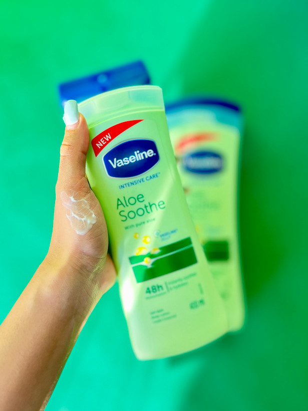 لوسیون بدن وازلین آلوئه ورا مدل aloe soothe intensive care🍀🍵